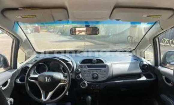 Ra Àlòkù Honda FIT Silver Ọkọ̀ in Accra ni Greater Accra Ra Àlòkù Honda FIT Silver Ọkọ̀ in Accra ni Greater Accra