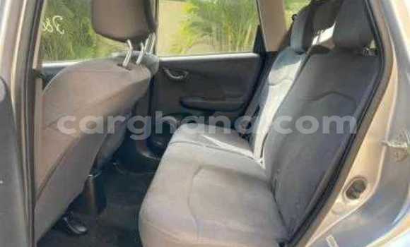 Ra Àlòkù Honda FIT Silver Ọkọ̀ in Accra ni Greater Accra Ra Àlòkù Honda FIT Silver Ọkọ̀ in Accra ni Greater Accra