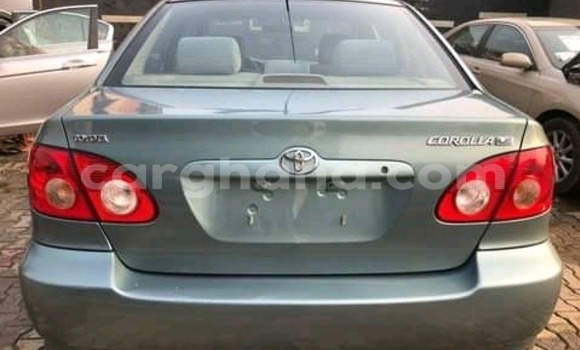 Sayi Na hannu Toyota Corolla Azurfa Mota in Accra a Greater Accra