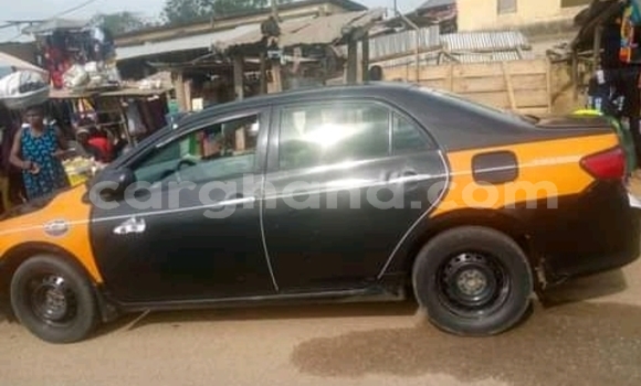 Sayi Na hannu Toyota Corolla Red Mota in Accra a Greater Accra Sayi Na hannu Toyota Corolla Red Mota in Accra a Greater Accra