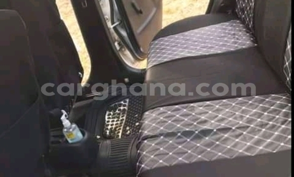 Sayi Na hannu Toyota Corolla White Mota in Accra a Greater Accra Sayi Na hannu Toyota Corolla White Mota in Accra a Greater Accra