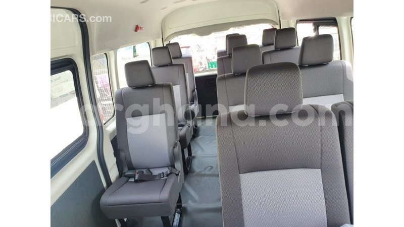 Big with watermark toyota hiace ashanti import dubai 42899