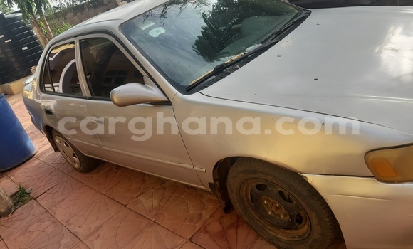Sayi Na hannu Toyota Corolla Azurfa Mota in Accra a Greater Accra Sayi Na hannu Toyota Corolla Azurfa Mota in Accra a Greater Accra