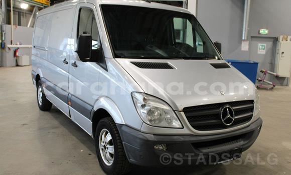 Sayi Imported Mercedes‒Benz 300CD Azurfa Mota in Accra a Greater Accra Sayi Imported Mercedes‒Benz 300CD Azurfa Mota in Accra a Greater Accra