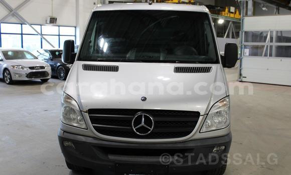 Sayi Imported Mercedes‒Benz 300CD Azurfa Mota in Accra a Greater Accra Sayi Imported Mercedes‒Benz 300CD Azurfa Mota in Accra a Greater Accra