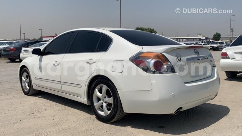 Big with watermark nissan altima ashanti import dubai 42928