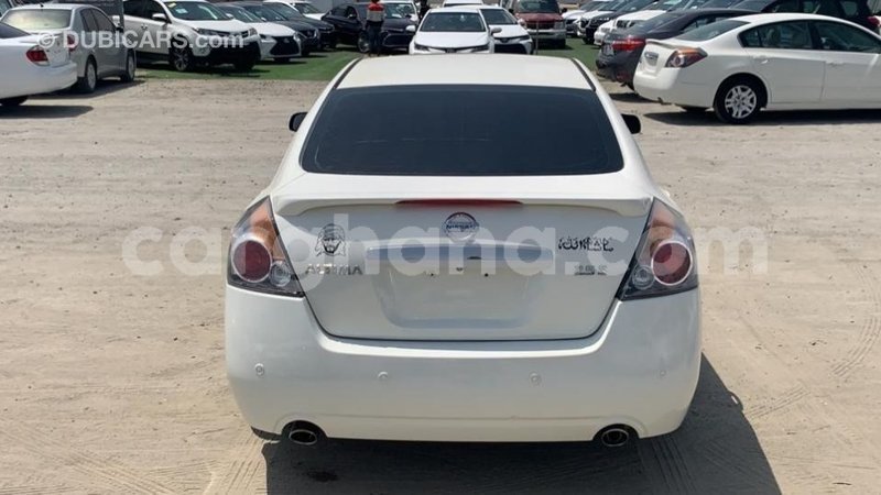 Big with watermark nissan altima ashanti import dubai 42928