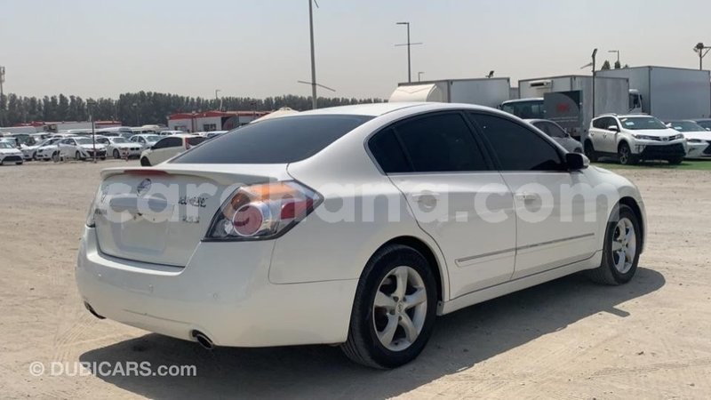 Big with watermark nissan altima ashanti import dubai 42928