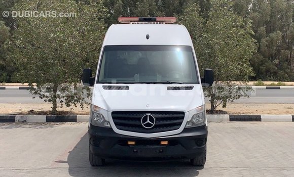 Sayi Imported Mercedes-Benz A200 White Mota in Import - Dubai a Ashanti Sayi Imported Mercedes-Benz A200 White Mota in Import - Dubai a Ashanti