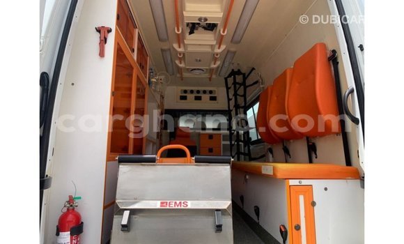 Sayi Imported Mercedes-Benz A200 White Mota in Import - Dubai a Ashanti Sayi Imported Mercedes-Benz A200 White Mota in Import - Dubai a Ashanti