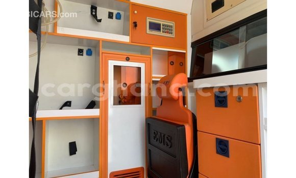 Sayi Imported Mercedes-Benz A200 White Mota in Import - Dubai a Ashanti Sayi Imported Mercedes-Benz A200 White Mota in Import - Dubai a Ashanti