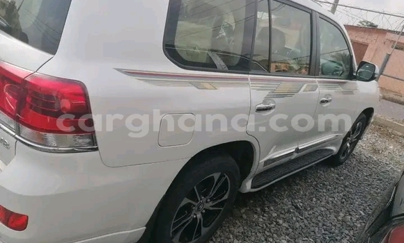 Buy Used Toyota Land Cruiser White Car in Accra in Greater Accra Buy Used Toyota Land Cruiser White Car in Accra in Greater Accra