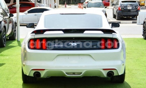 Ra Imported Ford Mustang funfun Ọkọ̀ in Import - Dubai ni Ashanti Ra Imported Ford Mustang funfun Ọkọ̀ in Import - Dubai ni Ashanti