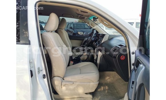 Ra Imported Toyota Prado funfun Ọkọ̀ in Import - Dubai ni Ashanti Ra Imported Toyota Prado funfun Ọkọ̀ in Import - Dubai ni Ashanti