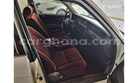 Ra Imported Toyota Crown funfun Ọkọ̀ in Import - Dubai ni Ashanti Ra Imported Toyota Crown funfun Ọkọ̀ in Import - Dubai ni Ashanti