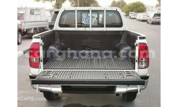 Buy Import Toyota Hilux White Car in Import - Dubai in Ashanti Buy Import Toyota Hilux White Car in Import - Dubai in Ashanti