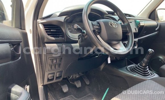 Ra Imported Toyota Hilux funfun Ọkọ̀ in Import - Dubai ni Ashanti Ra Imported Toyota Hilux funfun Ọkọ̀ in Import - Dubai ni Ashanti