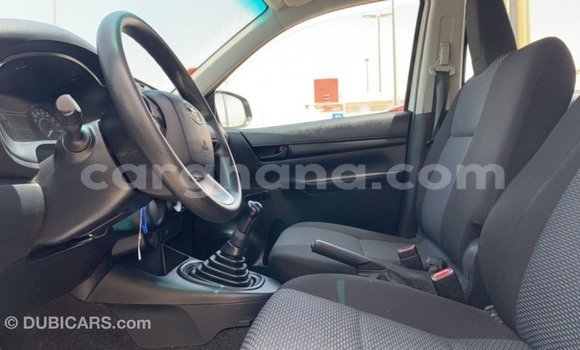 Ra Imported Toyota Hilux funfun Ọkọ̀ in Import - Dubai ni Ashanti Ra Imported Toyota Hilux funfun Ọkọ̀ in Import - Dubai ni Ashanti