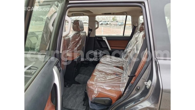 Big with watermark toyota prado ashanti import dubai 43071