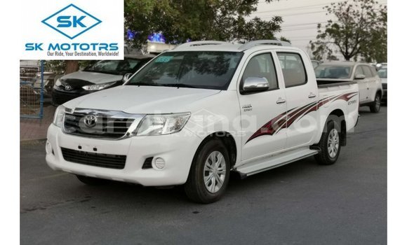 Buy Import Toyota Hilux White Car in Import - Dubai in Ashanti Buy Import Toyota Hilux White Car in Import - Dubai in Ashanti