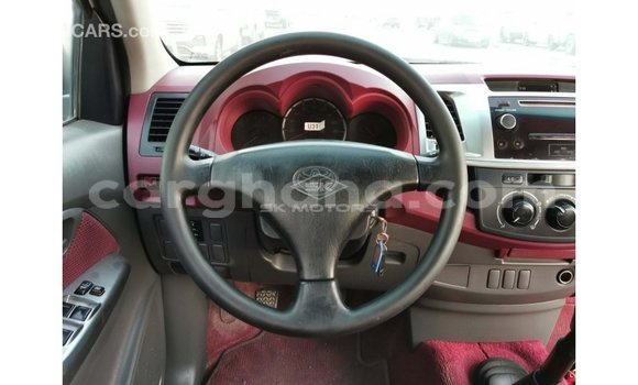 Buy Import Toyota Hilux White Car in Import - Dubai in Ashanti Buy Import Toyota Hilux White Car in Import - Dubai in Ashanti