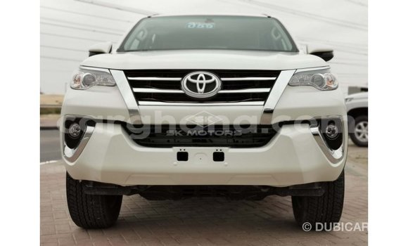 Ra Imported Toyota Fortuner funfun Ọkọ̀ in Import - Dubai ni Ashanti Ra Imported Toyota Fortuner funfun Ọkọ̀ in Import - Dubai ni Ashanti