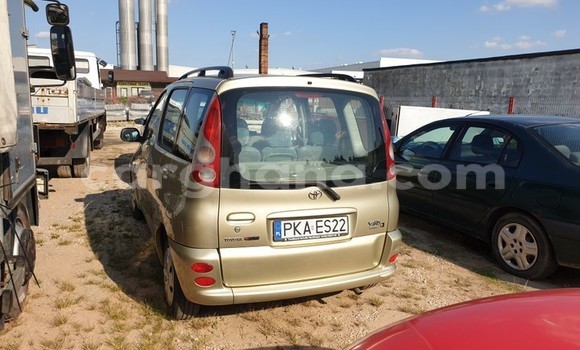 Buy Used Toyota Yaris Verso Beige Car in Sekondi–Takoradi Metropolitan in Western