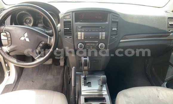 Sayi Imported Mitsubishi Pajero White Mota in Import - Dubai a Ashanti Sayi Imported Mitsubishi Pajero White Mota in Import - Dubai a Ashanti