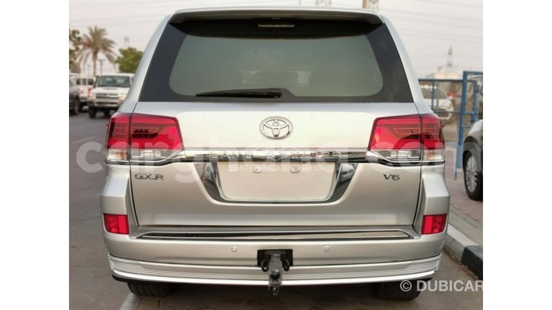 Big with watermark toyota land cruiser ashanti import dubai 43139