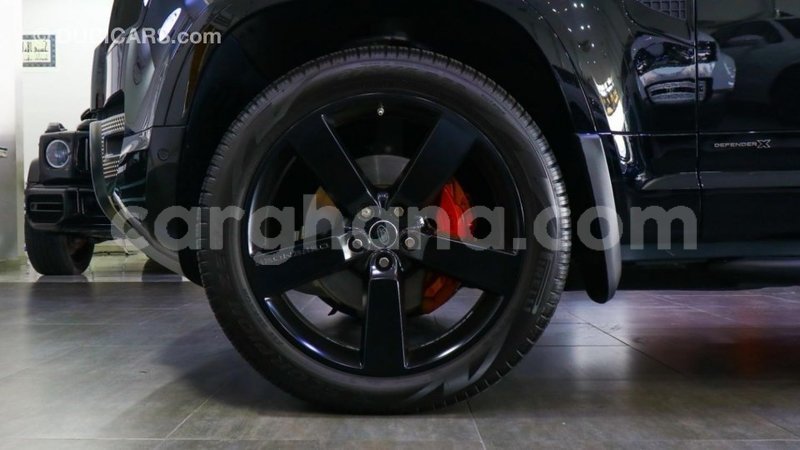 Big with watermark land rover defender ashanti import dubai 43141