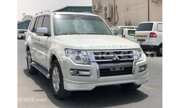 Buy Import Mitsubishi Pajero White Car in Import - Dubai in Ashanti Buy Import Mitsubishi Pajero White Car in Import - Dubai in Ashanti