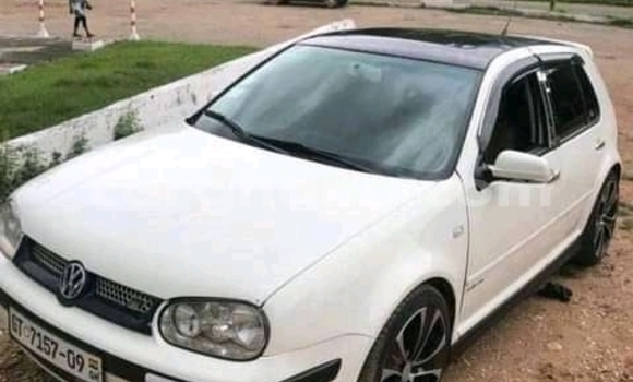 Sayi Na hannu Volkswagen Golf White Mota in Accra a Greater Accra Sayi Na hannu Volkswagen Golf White Mota in Accra a Greater Accra