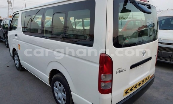 Sayi Na hannu Toyota Hiace White Mota in Asiman a Greater Accra Sayi Na hannu Toyota Hiace White Mota in Asiman a Greater Accra