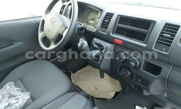 Sayi Na hannu Toyota Hiace White Mota in Asiman a Greater Accra Sayi Na hannu Toyota Hiace White Mota in Asiman a Greater Accra