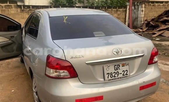 Sayi Na hannu Toyota Yaris Azurfa Mota in Asiman a Greater Accra Sayi Na hannu Toyota Yaris Azurfa Mota in Asiman a Greater Accra