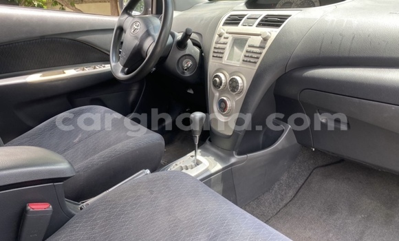 Ra Àlòkù Toyota Yaris Silver Ọkọ̀ in Ashaiman ni Greater Accra Ra Àlòkù Toyota Yaris Silver Ọkọ̀ in Ashaiman ni Greater Accra