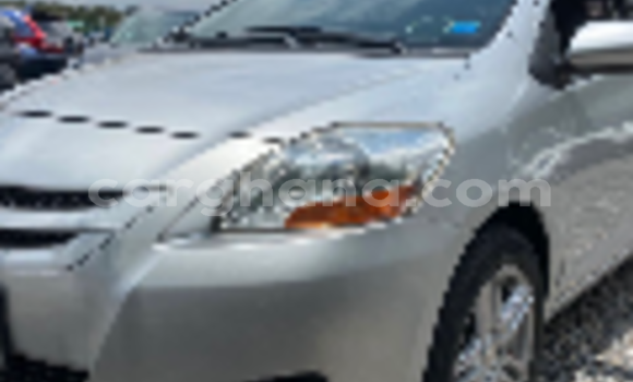 Ra Àlòkù Toyota Yaris Silver Ọkọ̀ in Ashaiman ni Greater Accra Ra Àlòkù Toyota Yaris Silver Ọkọ̀ in Ashaiman ni Greater Accra