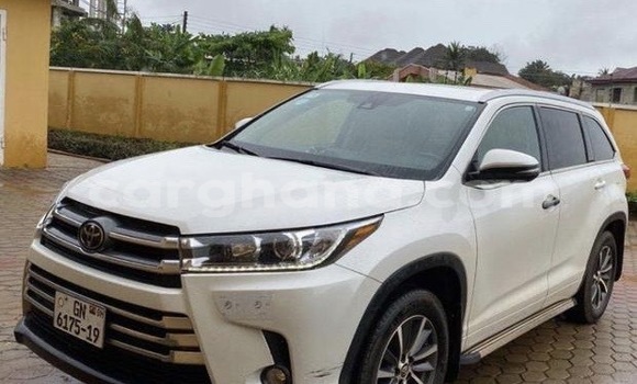 Buy Used Toyota Highlander White Car in Ashaiman in Greater Accra