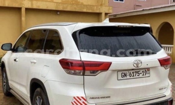 Buy Used Toyota Highlander White Car in Ashaiman in Greater Accra Buy Used Toyota Highlander White Car in Ashaiman in Greater Accra