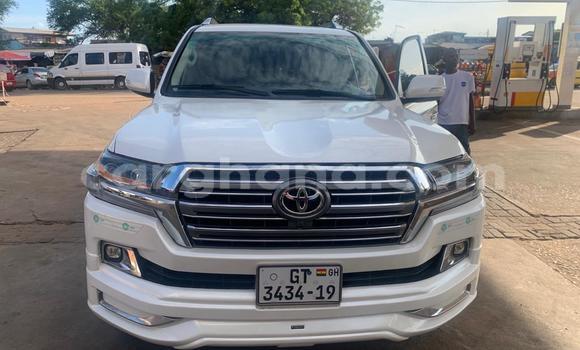 Sayi Na hannu Toyota Land Cruiser White Mota in Tema a Greater Accra