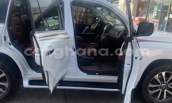 Sayi Na hannu Toyota Land Cruiser White Mota in Tema a Greater Accra Sayi Na hannu Toyota Land Cruiser White Mota in Tema a Greater Accra