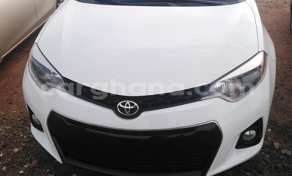 Ra Àlòkù Toyota Corolla funfun Ọkọ̀ in Adenta ni Greater Accra Ra Àlòkù Toyota Corolla funfun Ọkọ̀ in Adenta ni Greater Accra