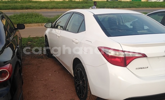 Ra Àlòkù Toyota Corolla funfun Ọkọ̀ in Adenta ni Greater Accra Ra Àlòkù Toyota Corolla funfun Ọkọ̀ in Adenta ni Greater Accra
