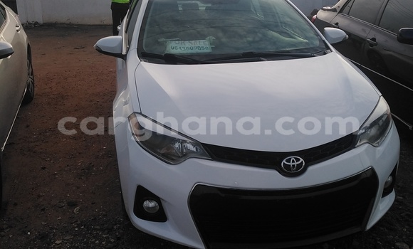Ra Àlòkù Toyota Corolla funfun Ọkọ̀ in Adenta ni Greater Accra Ra Àlòkù Toyota Corolla funfun Ọkọ̀ in Adenta ni Greater Accra