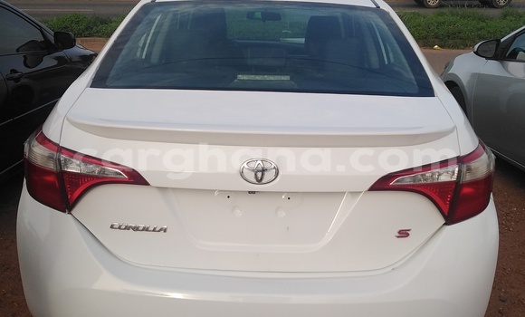 Ra Àlòkù Toyota Corolla funfun Ọkọ̀ in Adenta ni Greater Accra Ra Àlòkù Toyota Corolla funfun Ọkọ̀ in Adenta ni Greater Accra