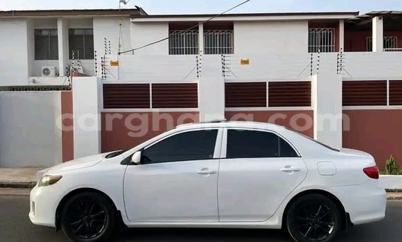 Ra Àlòkù Toyota Corolla funfun Ọkọ̀ in Accra ni Greater Accra Ra Àlòkù Toyota Corolla funfun Ọkọ̀ in Accra ni Greater Accra