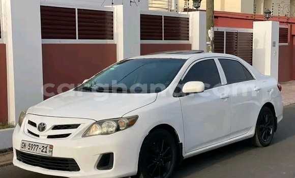 Ra Àlòkù Toyota Corolla funfun Ọkọ̀ in Accra ni Greater Accra Ra Àlòkù Toyota Corolla funfun Ọkọ̀ in Accra ni Greater Accra