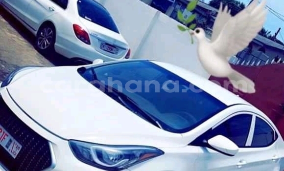 Ra Àlòkù Hyundai Elantra funfun Ọkọ̀ in Accra ni Greater Accra