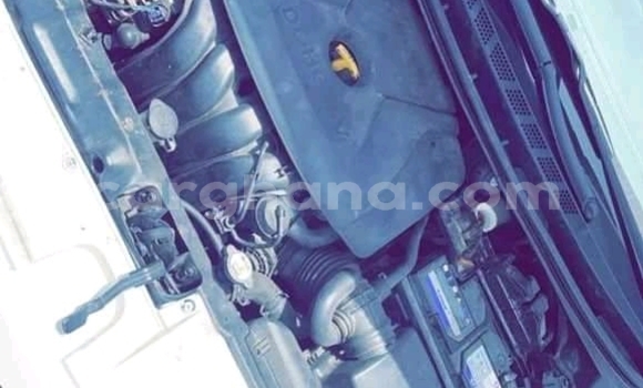 Buy Used Hyundai Elantra White Car in Accra in Greater Accra Buy Used Hyundai Elantra White Car in Accra in Greater Accra