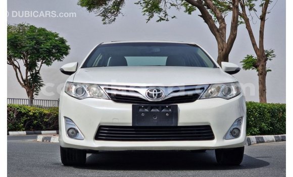 Sayi Imported Toyota Camry White Mota in Import - Dubai a Ashanti Sayi Imported Toyota Camry White Mota in Import - Dubai a Ashanti